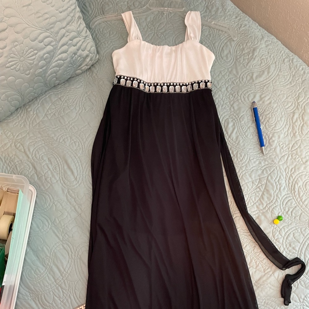 NEW! Fancy Girls Size 7 Dress. this Pretty Black dress with rhinestones is new!